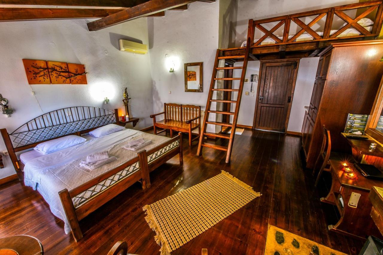 Oikoperiigitis Hotel แกร์กีนี ภายนอก รูปภาพ