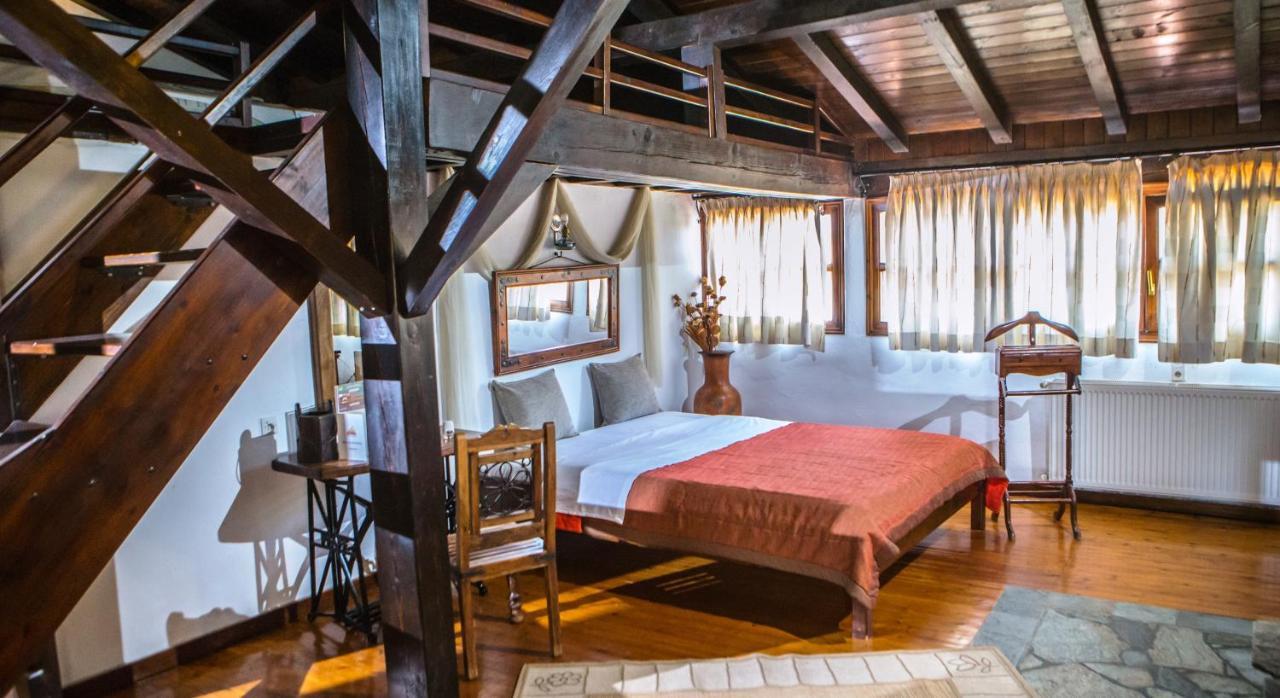 Oikoperiigitis Hotel แกร์กีนี ภายนอก รูปภาพ