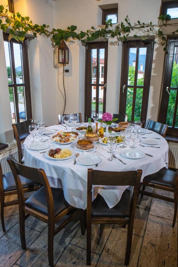 Oikoperiigitis Hotel แกร์กีนี ภายนอก รูปภาพ