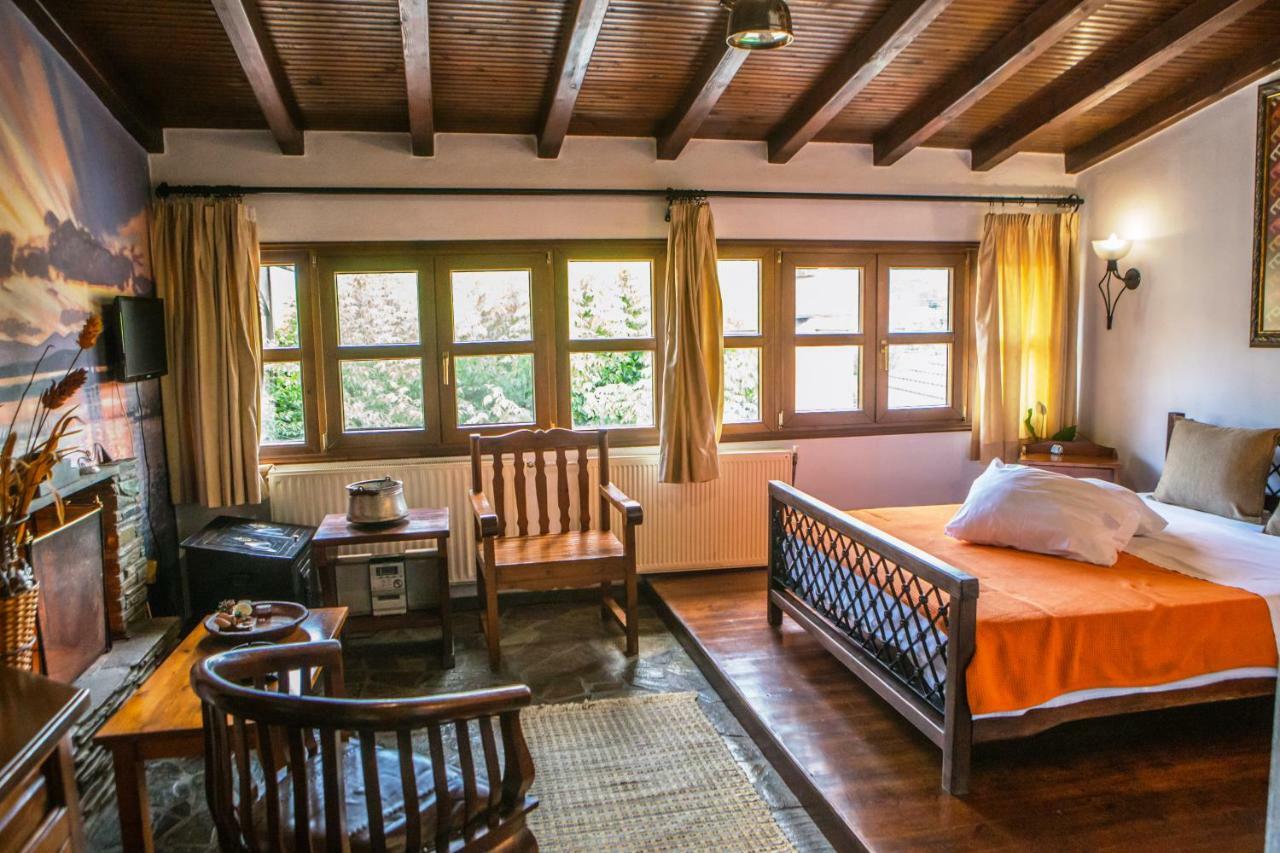Oikoperiigitis Hotel แกร์กีนี ภายนอก รูปภาพ