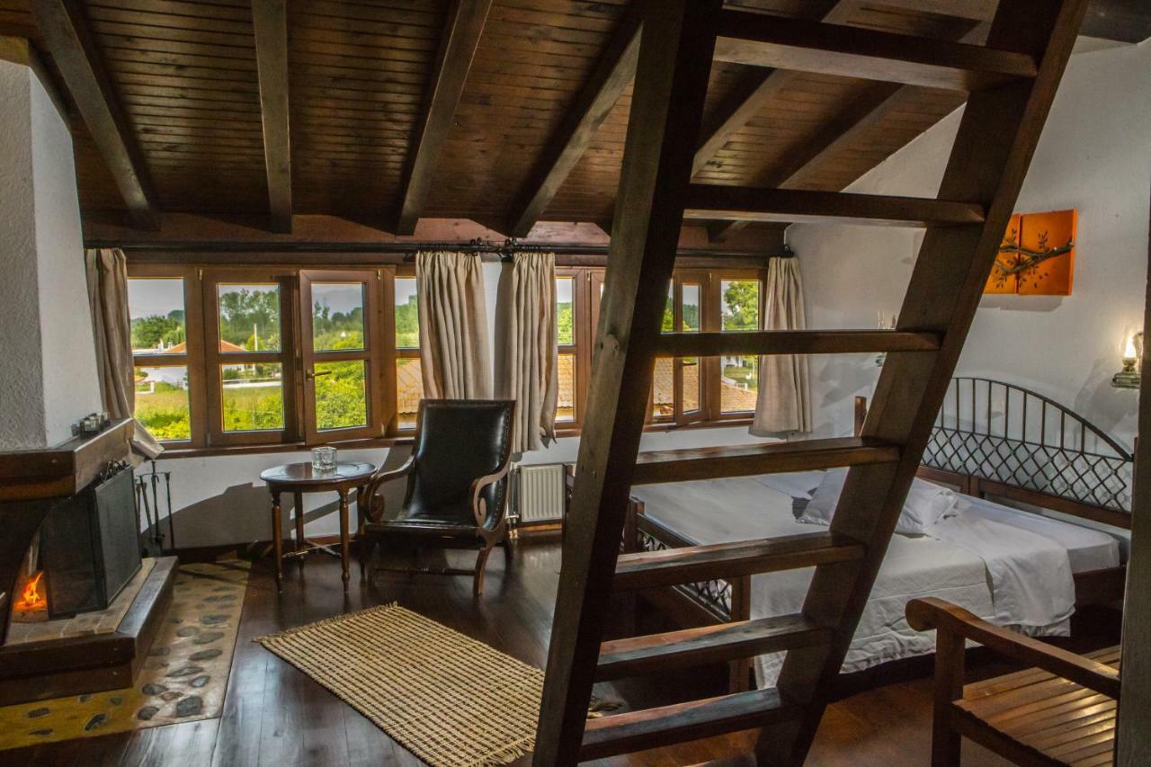 Oikoperiigitis Hotel แกร์กีนี ภายนอก รูปภาพ