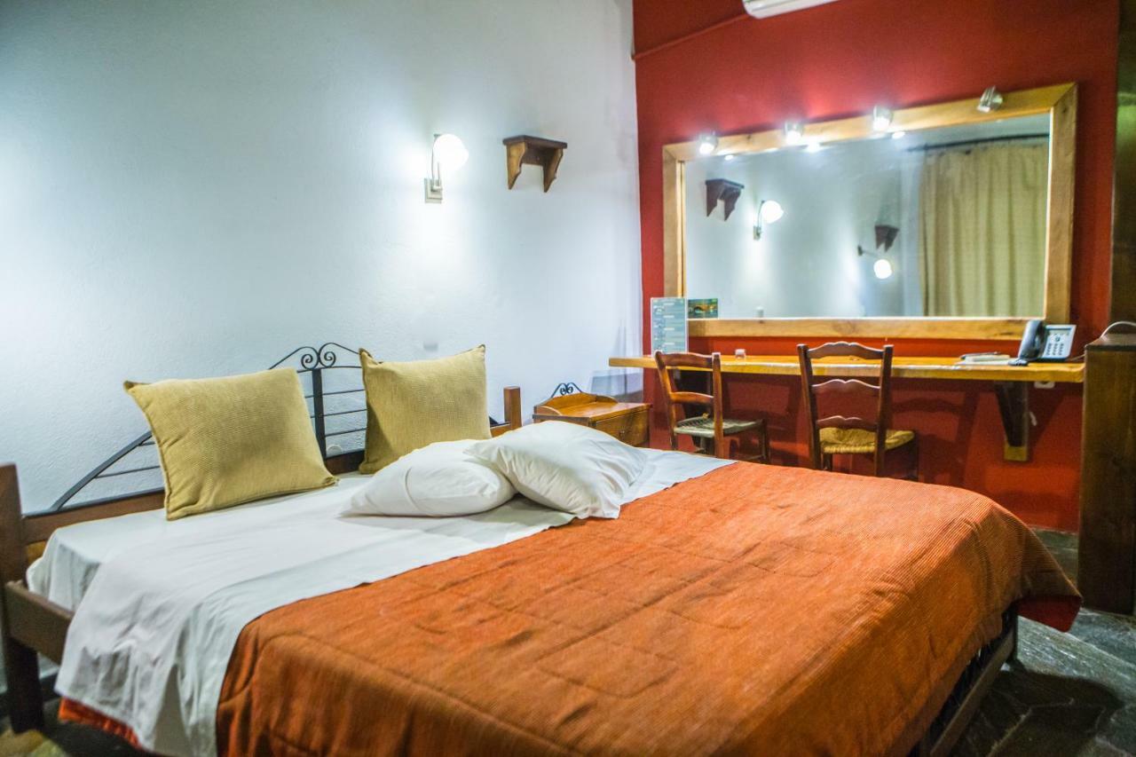 Oikoperiigitis Hotel แกร์กีนี ภายนอก รูปภาพ