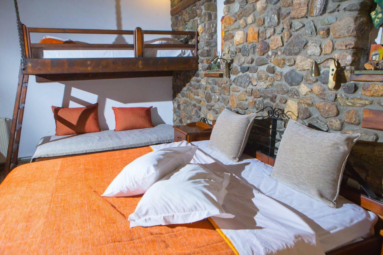 Oikoperiigitis Hotel แกร์กีนี ภายนอก รูปภาพ