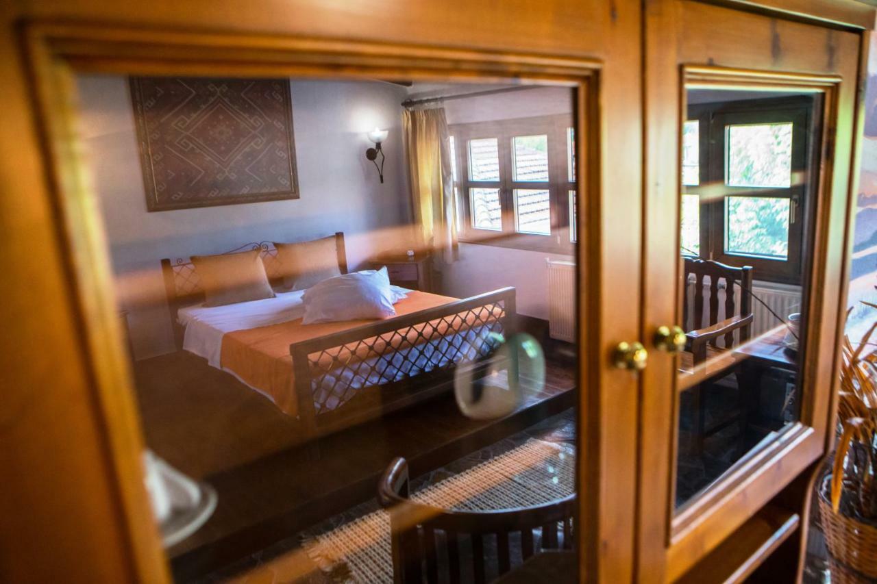 Oikoperiigitis Hotel แกร์กีนี ภายนอก รูปภาพ